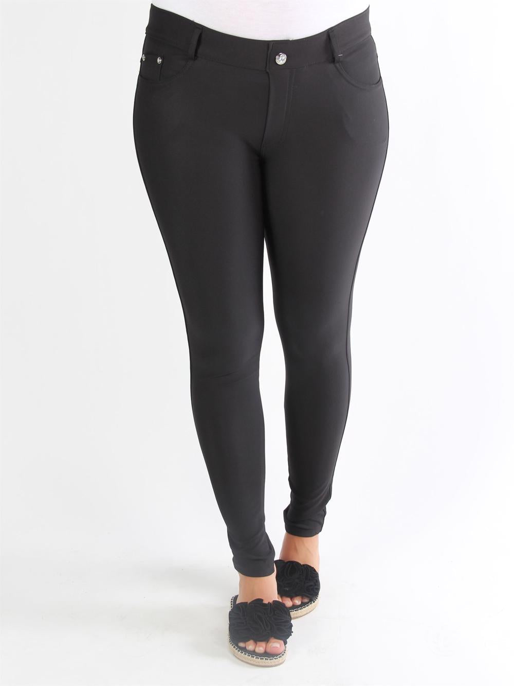 Regitze - Svarta byxor med fickor och similisten på knappen